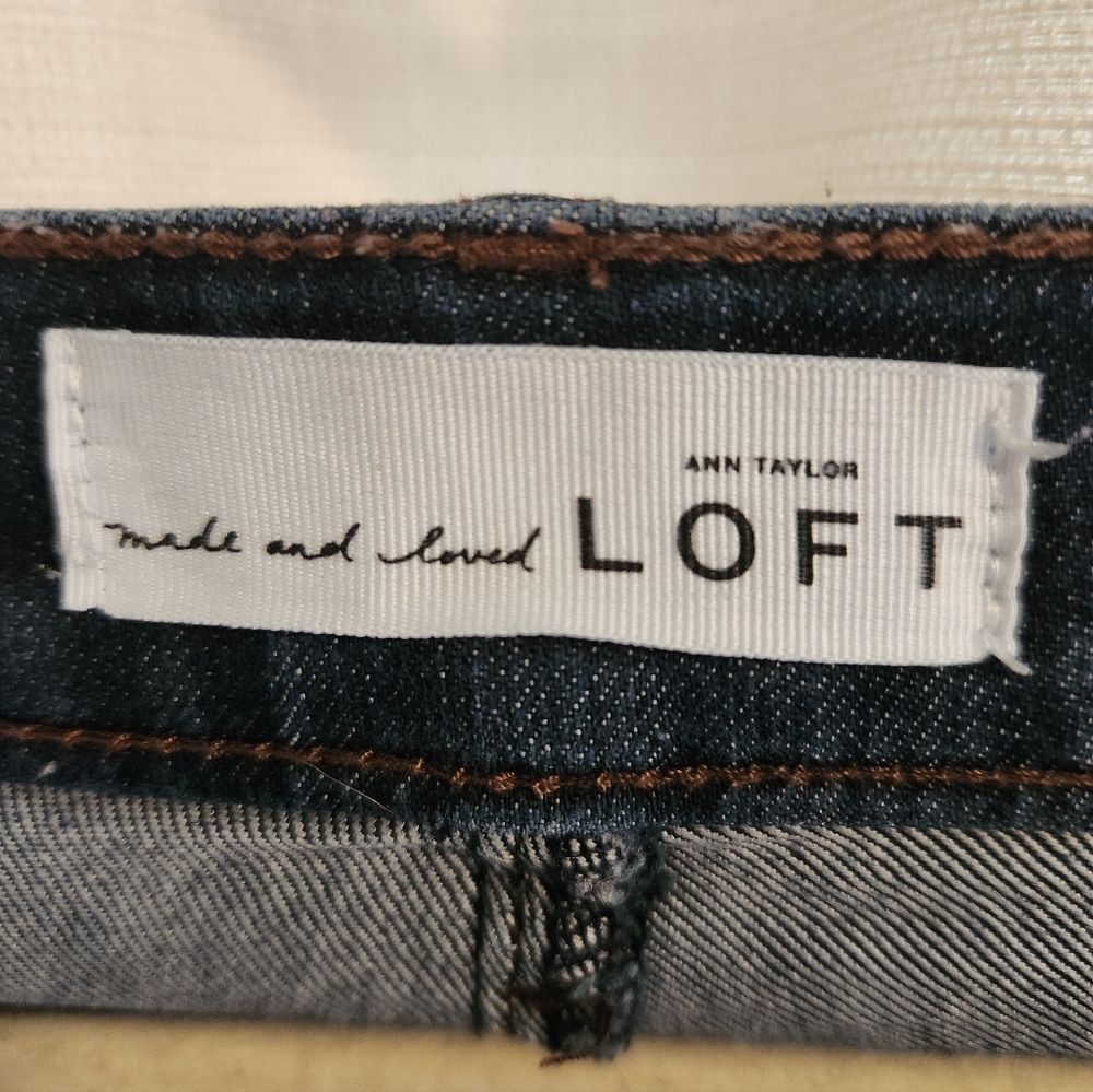 LOFT Modern Straight-Leg Jeans in Dark Indigo, Size 6 - Picture 2 of 7